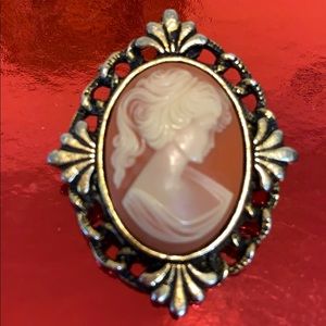 #464 Vintage PERI Cameo Brooch and Pendant